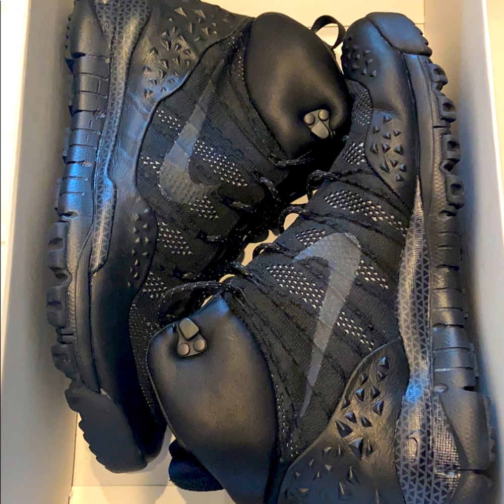 Men’s Nike Lupinek Flyknit ACG